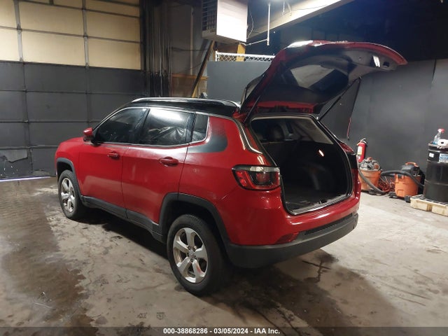 Jeep Compass Latitude 4x4 2018 3C4NJDBB4JT261547 Image 3