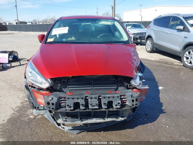 Ford FOCUS SE 2018 1FADP3K27JL326770 Image 13