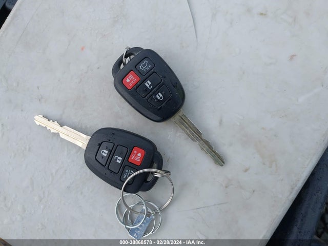 Toyota Rav4 Xle 2017 JTMRFREVXHJ152985 Image 11