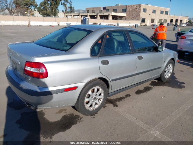 2002 VOLVO S40 A/A SR VIN: YV1VS29542F852050