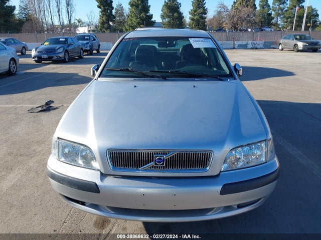 2002 VOLVO S40 A/A SR VIN: YV1VS29542F852050