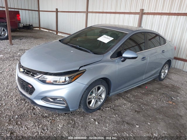 Chevrolet Cruze Lt Auto 2018 1G1BE5SM8J7177453 Image 2
