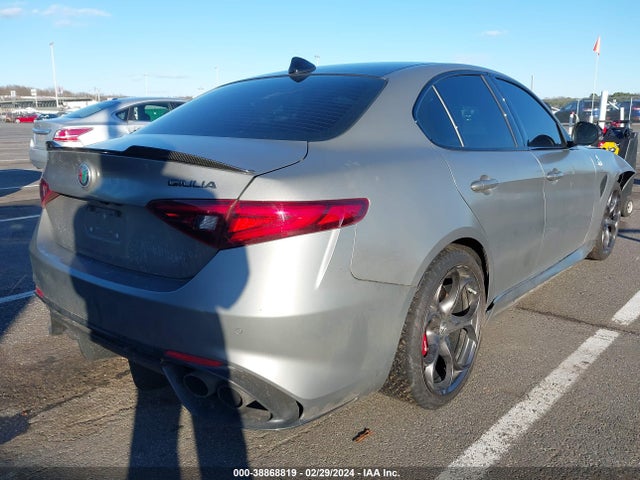 ZARFAMEV5K7614142 Alfa Romeo Giulia Quadrifoglio Rwd