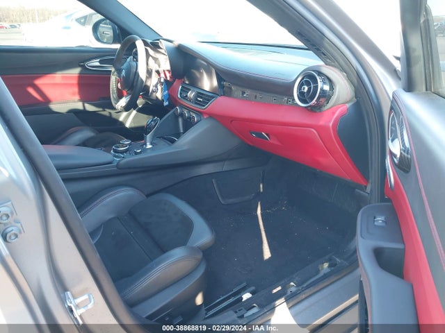 ZARFAMEV5K7614142 Alfa Romeo Giulia Quadrifoglio Rwd
