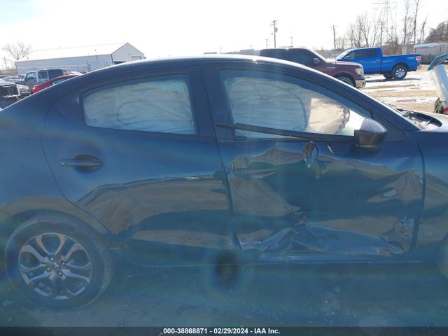 Toyota YARIS LE 2019 3MYDLBYV1KY521243 Image 13