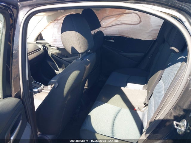 Toyota YARIS LE 2019 3MYDLBYV1KY521243 Image 8