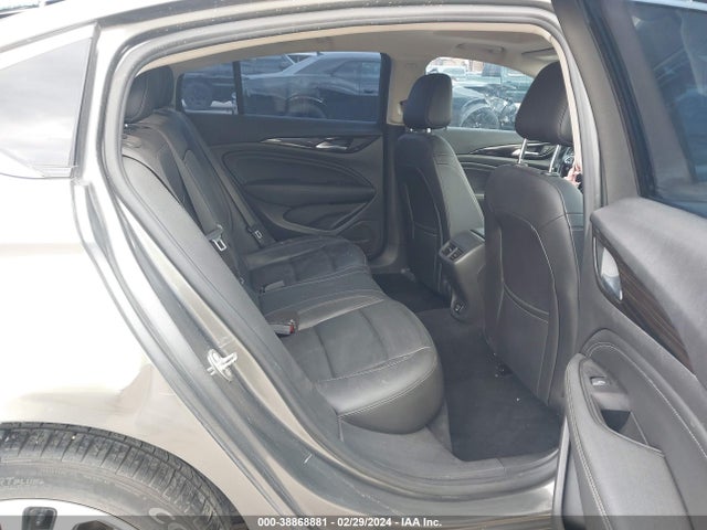 W04GP6SX3J1063672 Buick Regal Sportback Essence