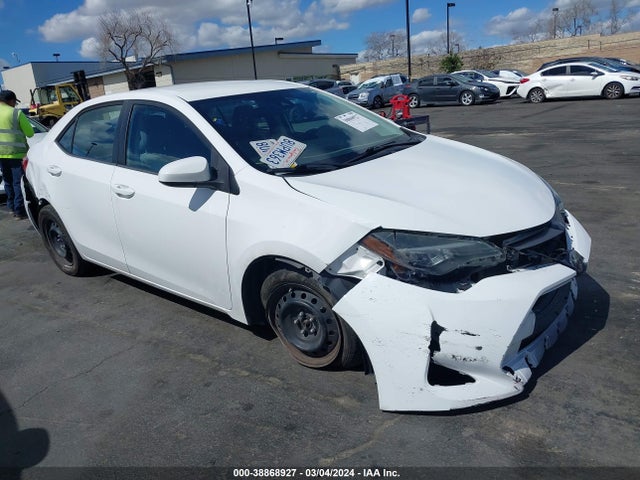 Toyota COROLLA LE 2019 2T1BURHEXKC232244 Image 1