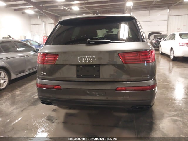 Audi Q7 55 Premium 2019 WA1VAAF77KD032821 Image 17