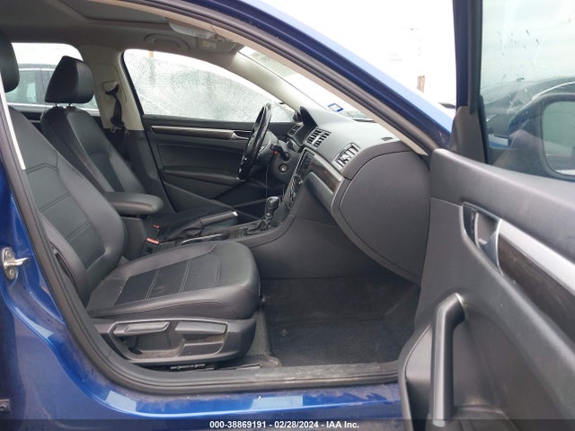 1VWBT7A3XGC021896 Volkswagen Passat 1.8t Se