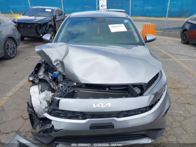 3KPF24AD9PE575180 KIA Forte Lxs