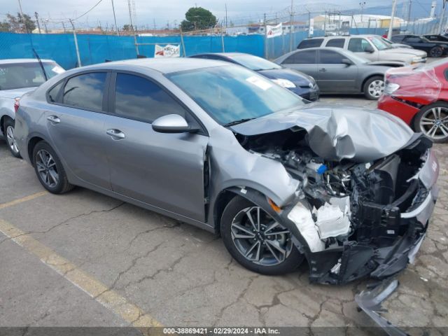 3KPF24AD9PE575180 KIA Forte Lxs