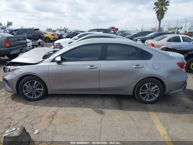 3KPF24AD9PE575180 KIA Forte Lxs