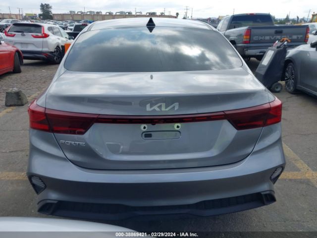 3KPF24AD9PE575180 KIA Forte Lxs