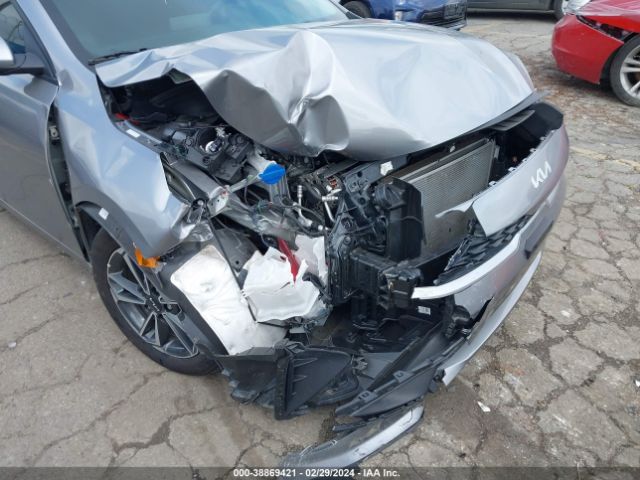 3KPF24AD9PE575180 KIA Forte Lxs