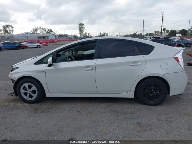 Toyota Prius Two 2015 JTDKN3DU0F0482311 Image 15