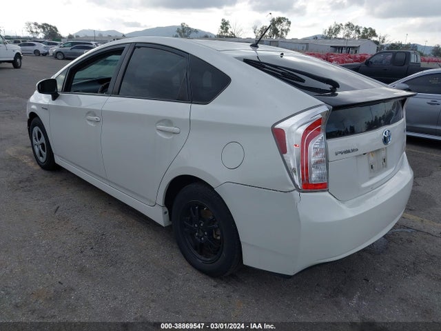 Toyota Prius Two 2015 JTDKN3DU0F0482311 Image 3