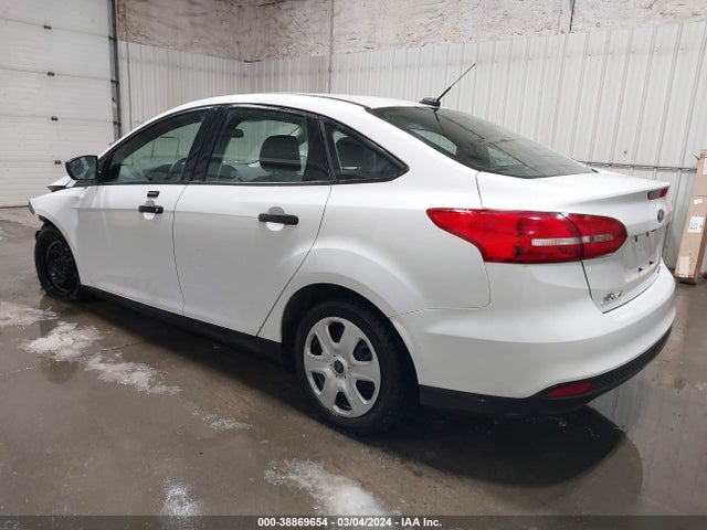 Ford FOCUS S 2015 1FADP3E20FL257150 Image 3