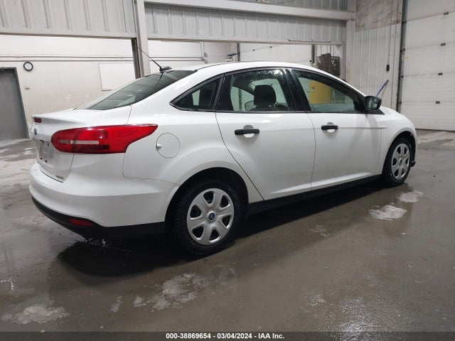 Ford FOCUS S 2015 1FADP3E20FL257150 Image 4