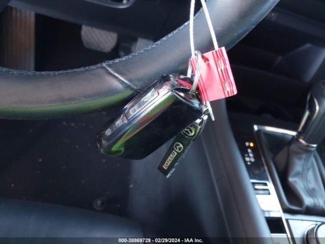 3MZBPAEM7KM101555 Mazda Mazda3 Premium Package