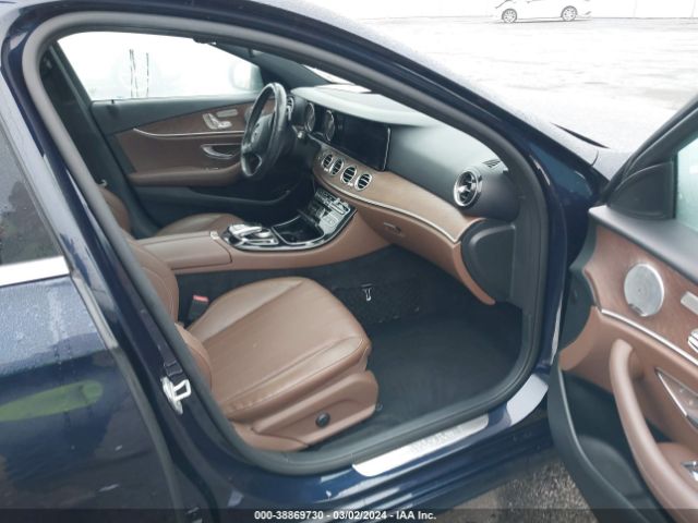 WDDZF4JB2HA008948 Mercedes-Benz E 300