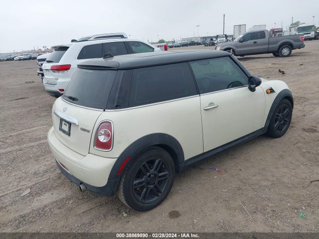2011 MINI COOPER WMWSU3C59BT097901 Photo 3