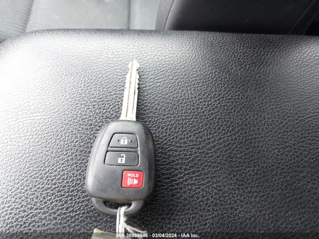 Toyota RAV4 LE 2017 2T3ZFREV4HW357140 Image 11