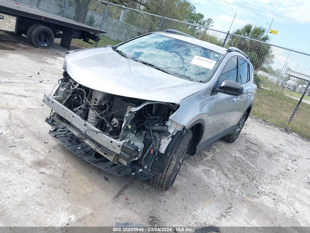 Toyota RAV4 LE 2017 2T3ZFREV4HW357140 Image 2