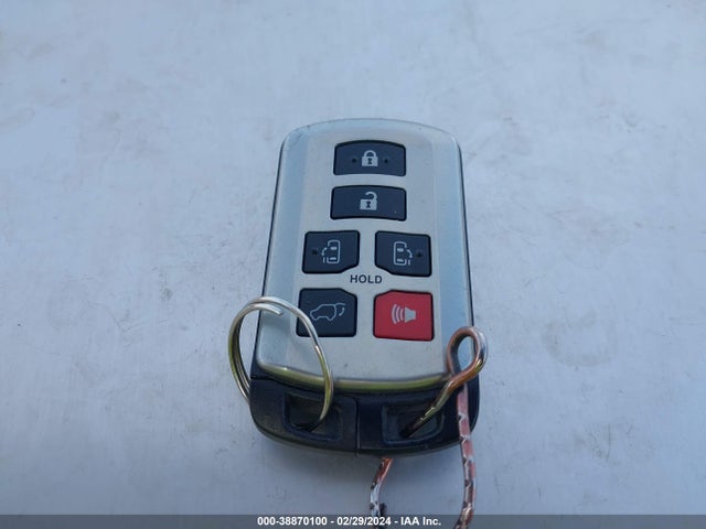 Toyota Sienna Xle 7 Passenger 2017 5TDDZ3DC8HS177854 Image 11