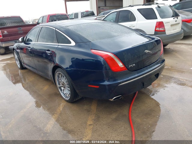 2012 JAGUAR XJ SAJWA2GB5CLV38238 Photo 2