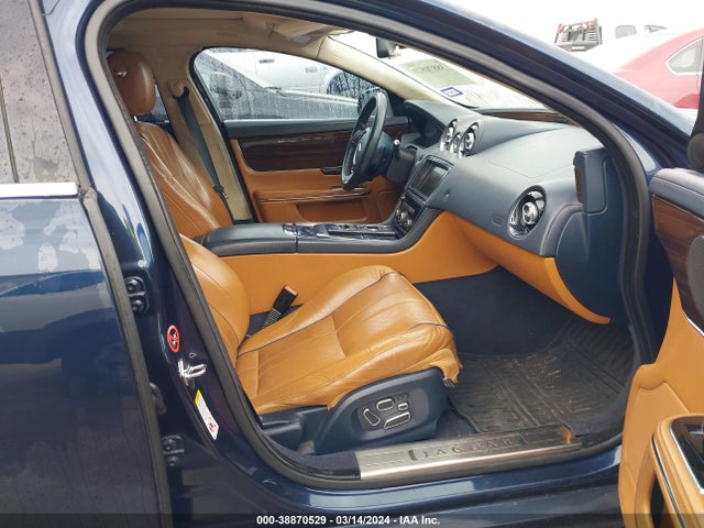 2012 JAGUAR XJ SAJWA2GB5CLV38238 Photo 4