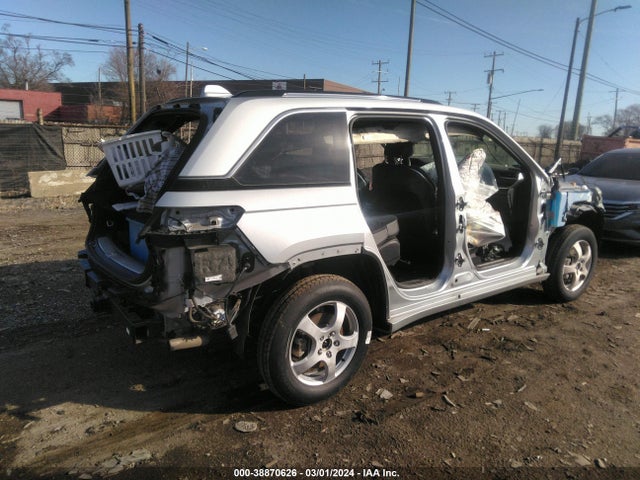 1C4RJHDG1N8561245 Jeep Grand Cherokee Overland 4x4