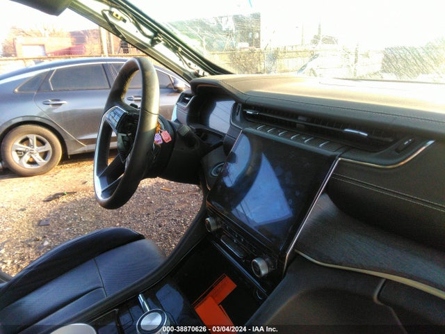 1C4RJHDG1N8561245 Jeep Grand Cherokee Overland 4x4