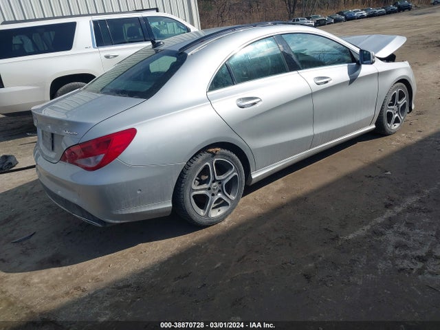 WDDSJ4EB8JN582043 Mercedes-Benz CLA 250
