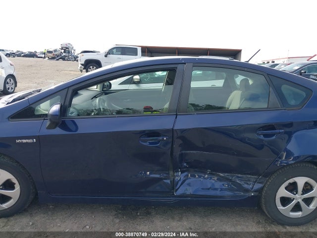 Toyota Prius Two 2015 JTDKN3DU9F0445760 Image 14