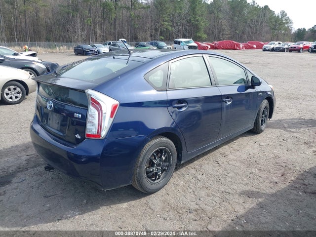 Toyota Prius Two 2015 JTDKN3DU9F0445760 Image 4
