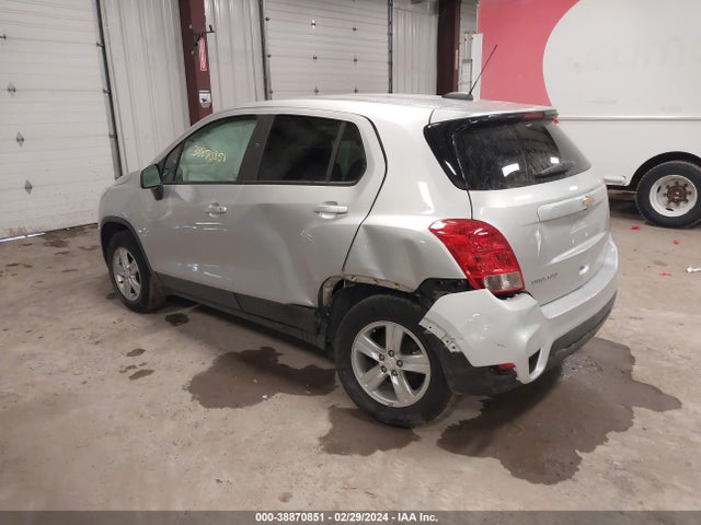 Chevrolet Trax Awd Ls 2022 KL7CJNSM8NB544570 Image 3