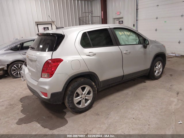 Chevrolet Trax Awd Ls 2022 KL7CJNSM8NB544570 Image 4