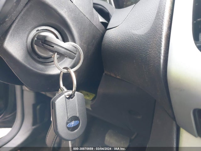 2013 FORD FOCUS SE VIN: 1FADP3K20DL247994