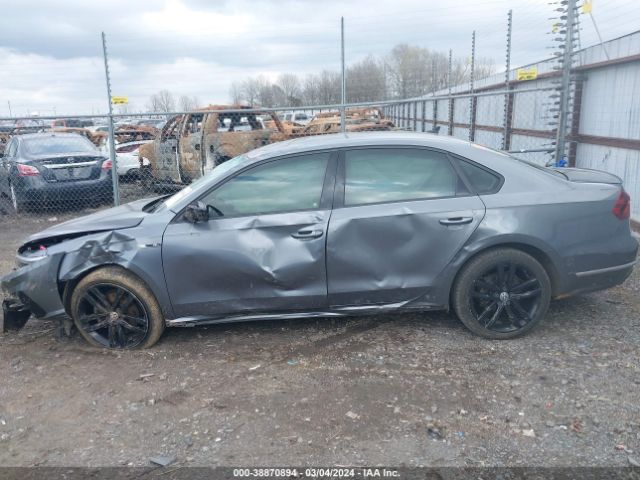 1VWAA7A39JC016343 Volkswagen Passat 2.0t R-line/2.0t S