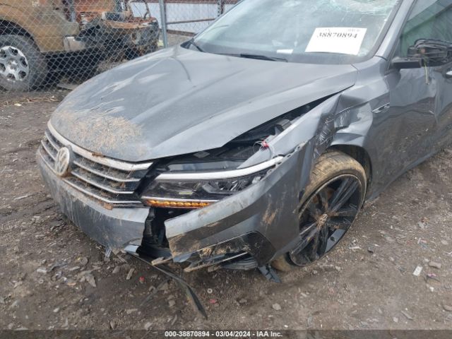 1VWAA7A39JC016343 Volkswagen Passat 2.0t R-line/2.0t S