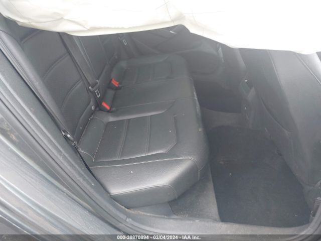 1VWAA7A39JC016343 Volkswagen Passat 2.0t R-line/2.0t S