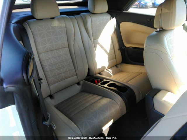 W04WT3N50GG085926 Buick Cascada Premium