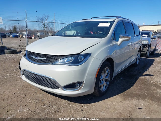 Chrysler Pacifica Limited 2019 2C4RC1GGXKR720986 Image 2