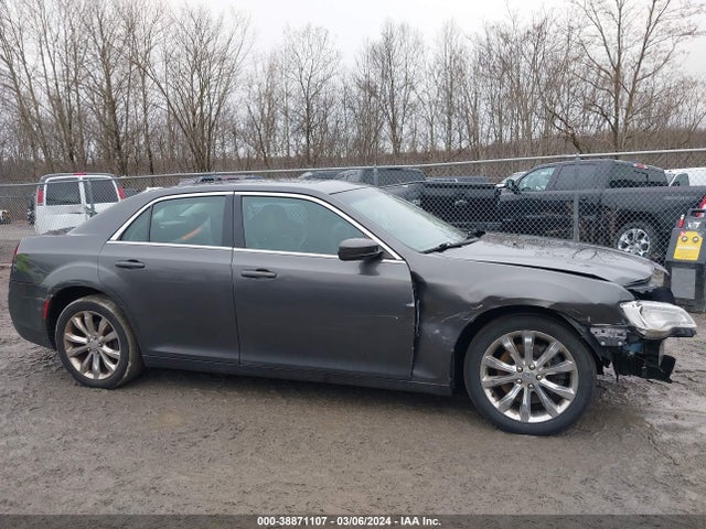 Chrysler 300 Anniversary Edition 2016 2C3CCARG3GH262020 Image 14