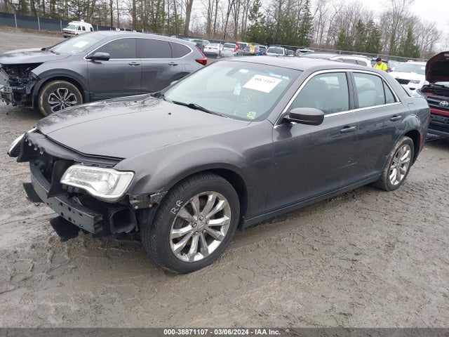 Chrysler 300 Anniversary Edition 2016 2C3CCARG3GH262020 Image 2