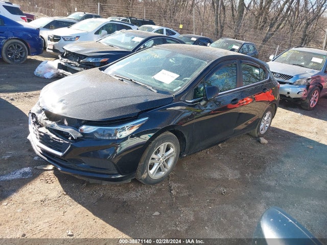 Chevrolet Cruze Lt Auto 2018 3G1BE6SM9JS595463 Image 2