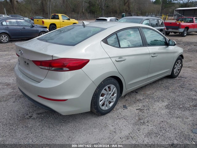Hyundai ELANTRA SE 2017 5NPD74LFXHH135280 Image 4