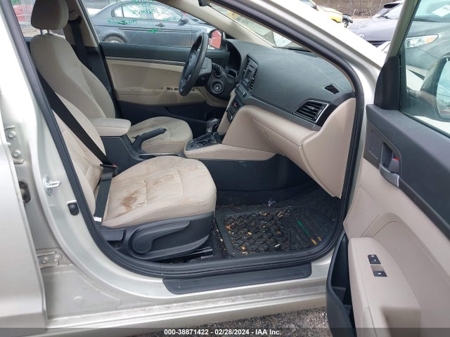Hyundai ELANTRA SE 2017 5NPD74LFXHH135280 Image 5