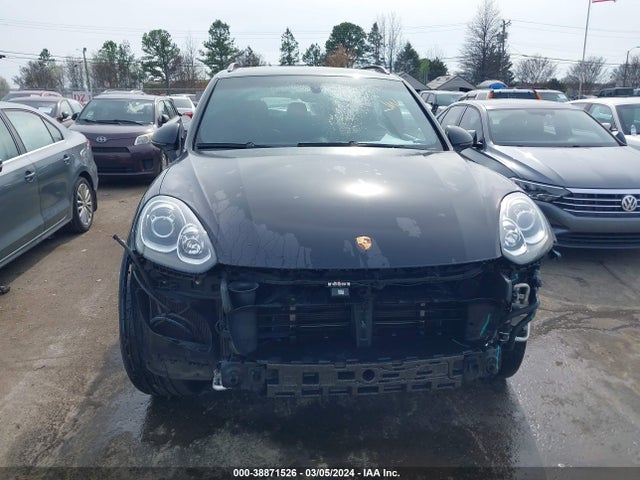 Porsche Cayenne E-hybrid S Platinum Edition 2017 WP1AE2A25HLA71446 Image 12